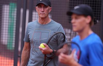 Darren Cahill lasă o portiță pentru a continua cu Sinner: „Nu credeam că-l voi mai antrena în 2026 și iată-mă aici”
