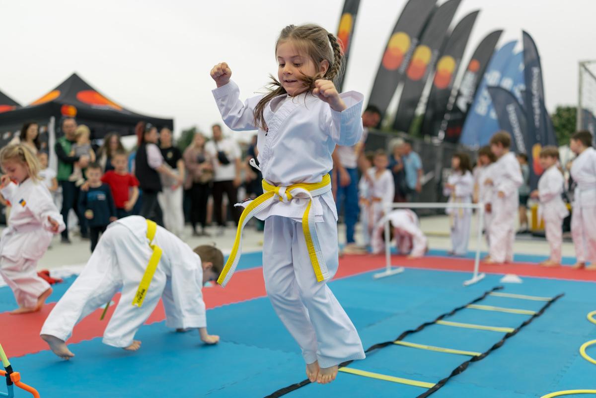 Campionii Europei din ’86, spectacol la coșul de baschet! » Iovan și Bumbescu au făcut show sub privirile primarului Capitalei