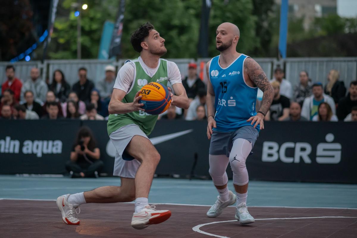Campionii Europei din ’86, spectacol la coșul de baschet! » Iovan și Bumbescu au făcut show sub privirile primarului Capitalei