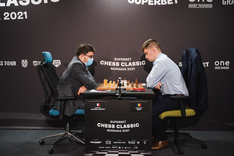 Superbet Chess Classic la jumătatea turneului: 5 runde jucate, 4 rămase de disputat și 3 lideri în clasament