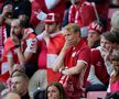 Christian Eriksen (29 de ani) s-a prăbușit pe gazon în minutul 43 al meciului Danemarca - Finlanda, de la Euro 2020. Rezigorul transmisiei a fost aspru criticat de fani, pentru cadrele cu soția fotbalistului.