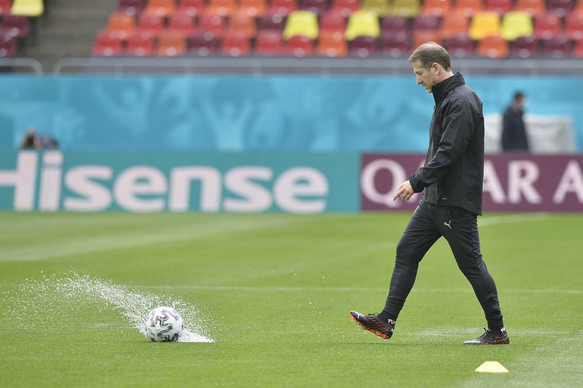 Ploaia torențială i-a alungat pe austrieci! Arena Națională s-a transformat în piscină: „E jenant!” + „Dacă nu trag acoperişul, s-ar putea nici să nu se joace mâine!”