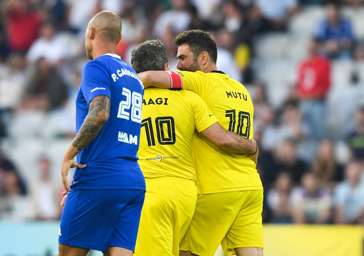 3-3 la meciul de retragere al lui Mutu » „Briliantul” a marcat din pasa lui Hagi, apoi a schimbat echipa. Imagini tari de pe Cluj Arena