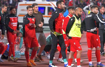 Își fac lotul pe WhatsApp » Metodă originală găsită la Dinamo pentru crearea unei echipe de Liga 2