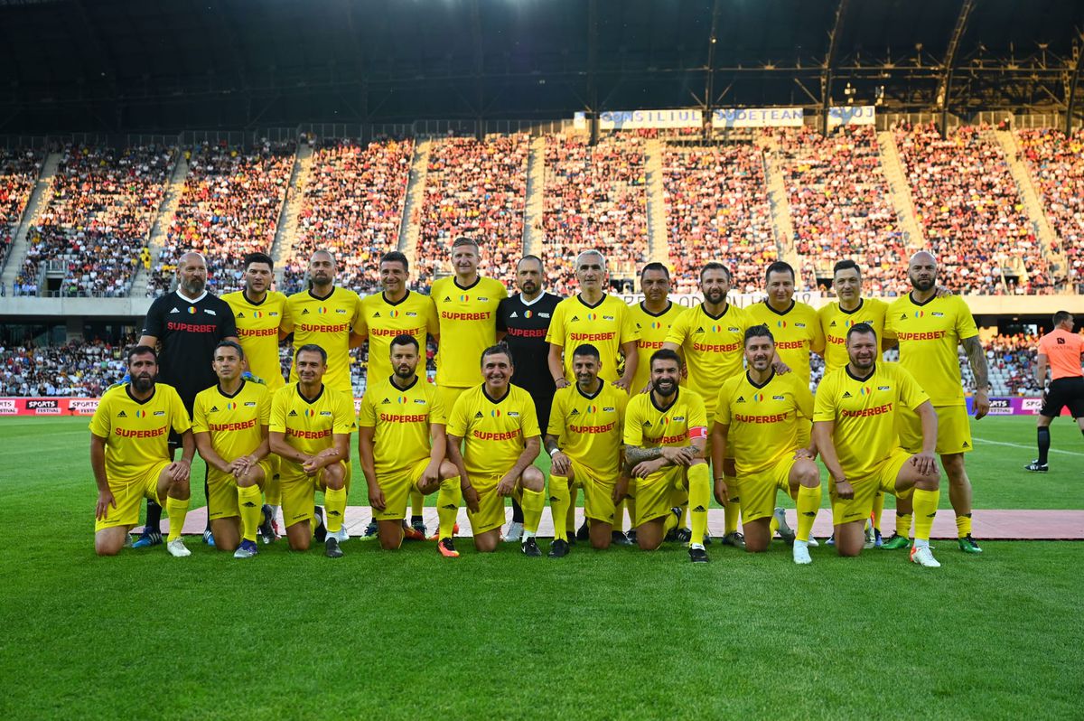 3-3 la meciul de retragere al lui Mutu » „Briliantul” a marcat din pasa lui Hagi, apoi a schimbat echipa. Imagini tari de pe Cluj Arena