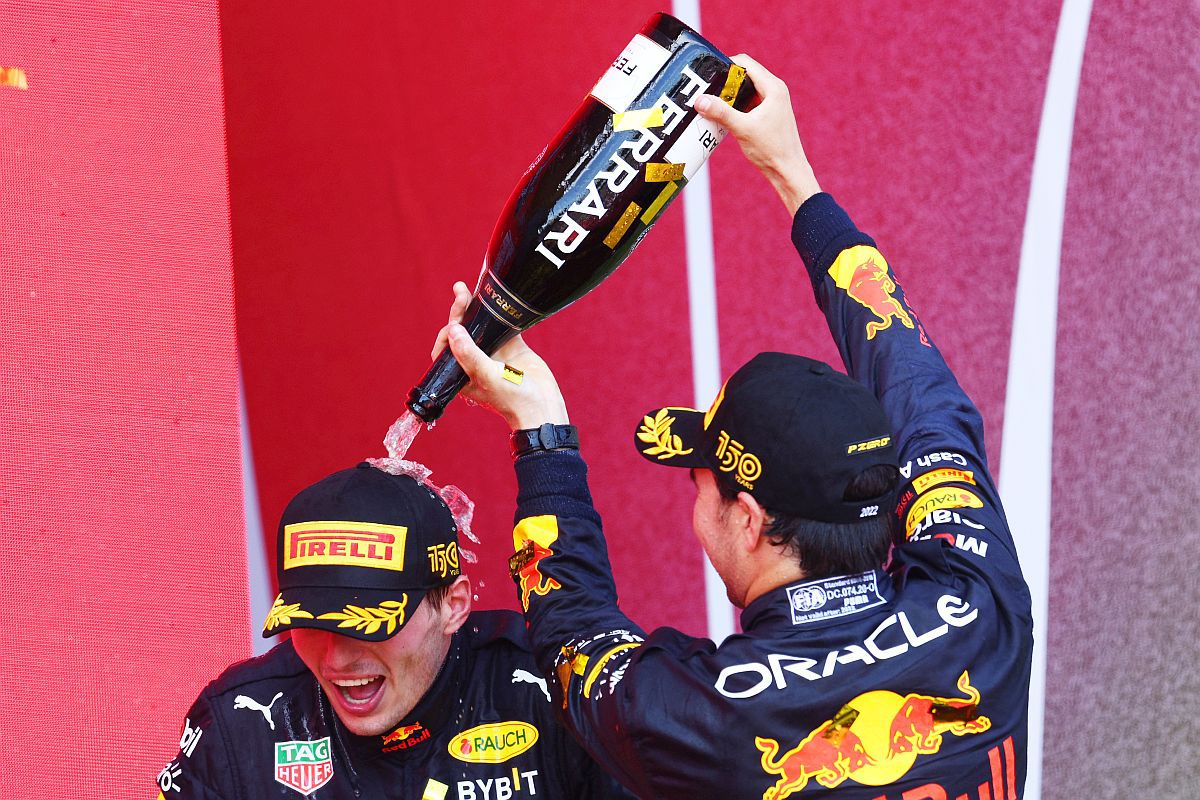 Verstappen câștigă în Baku, într-o zi de COȘMAR pentru Ferrari! Titlul piloților devine o „afacere” Red Bull