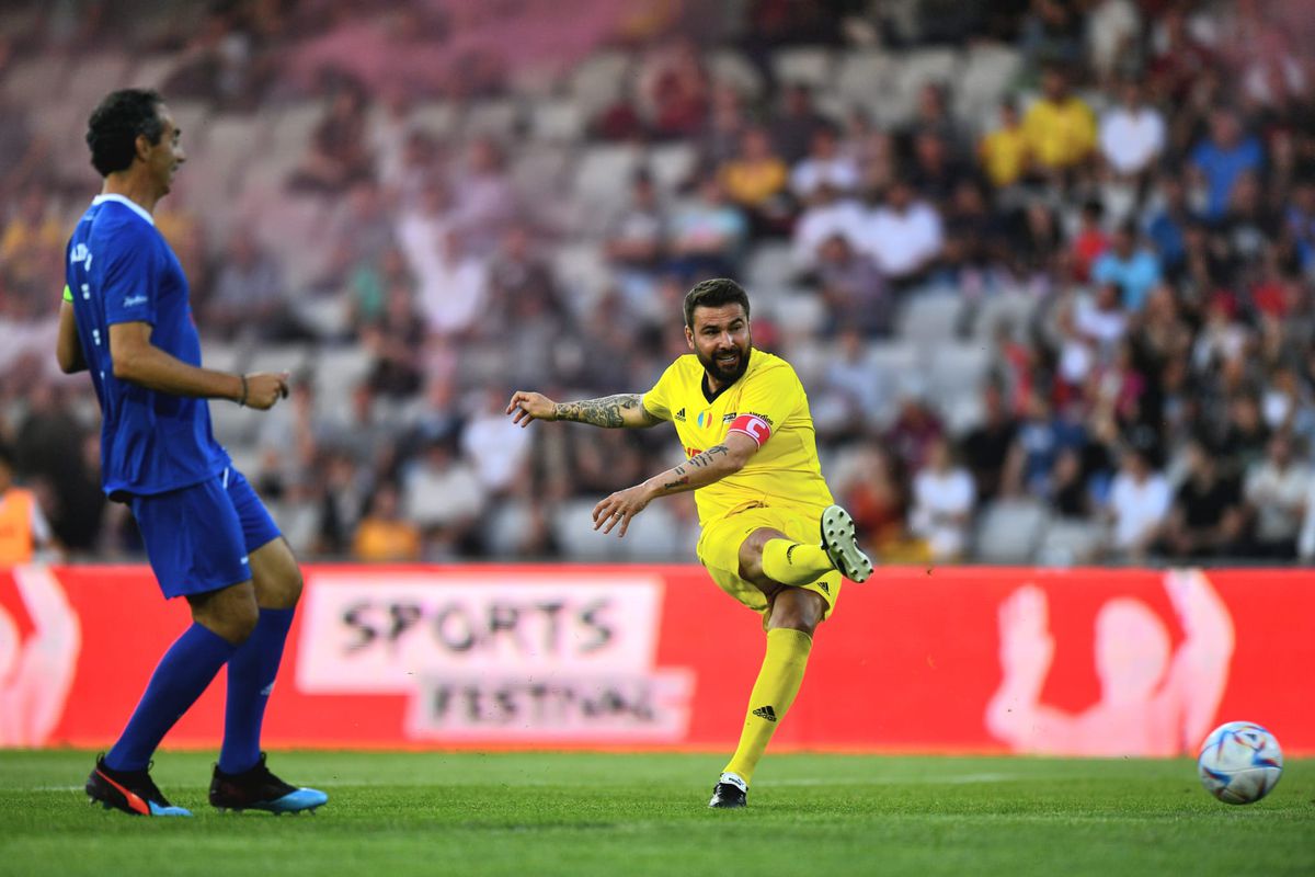 Mutu: „A fost o seară minunată! Eram puțin panicat când am văzut că lumea a intrat pe teren și fiul meu era pe bancă”