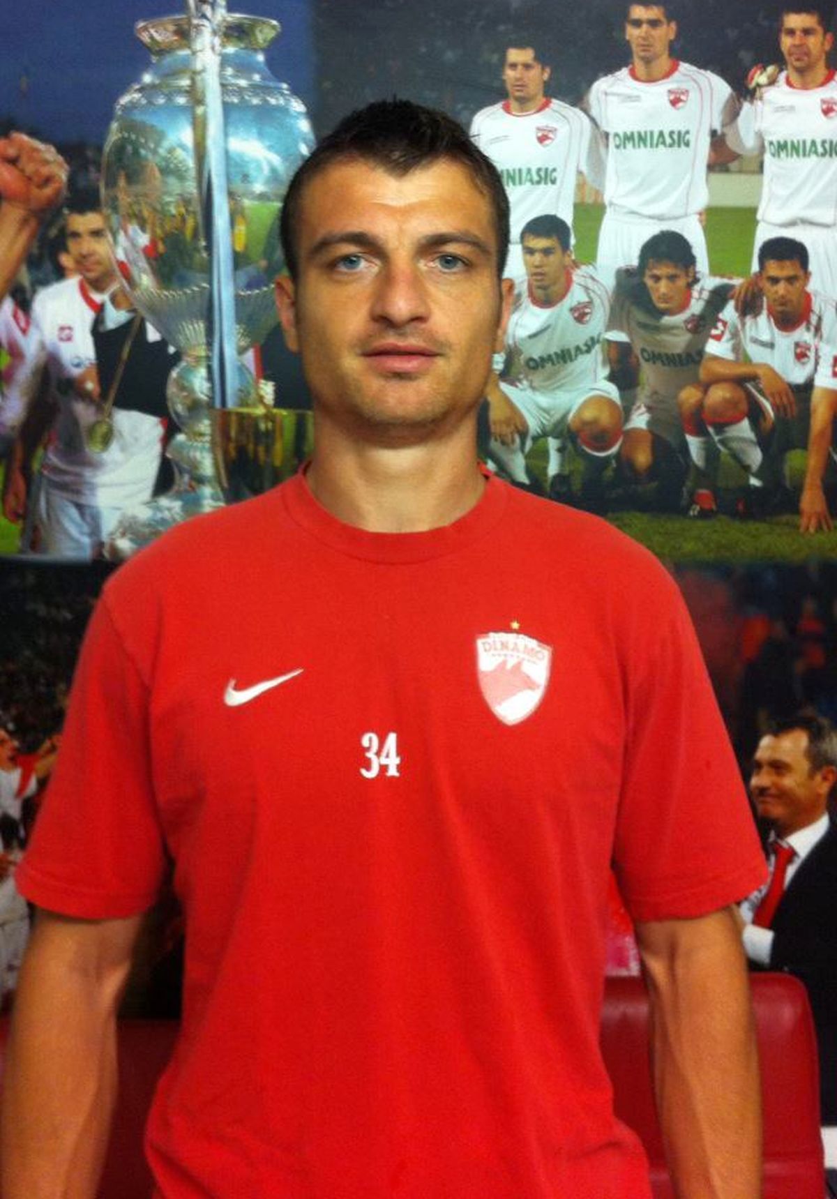 Îl recunoști? Fostul campion cu Dinamo, un pachet de mușchi la 42 de ani! Apariție spectaculoasă la plajă, alături de soție