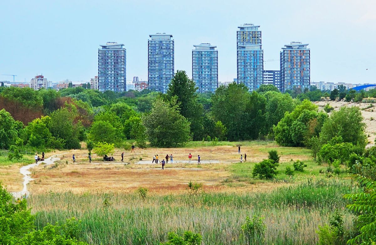 Cine sunt oamenii care practică un sport ce nu s-a văzut în România într-un loc care nu a existat până acum câțiva ani?