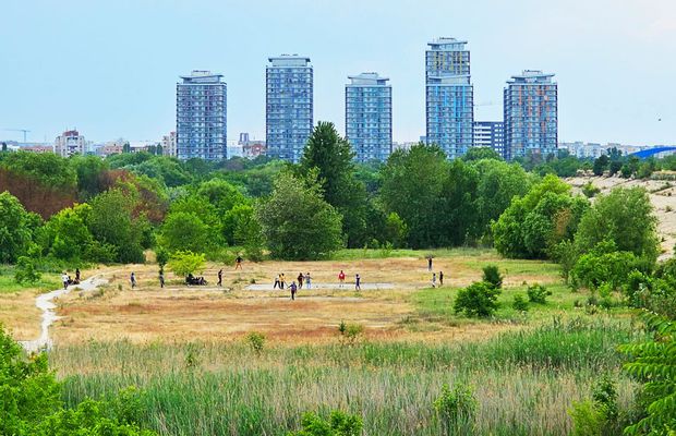 Cine sunt oamenii care practică un sport ce nu s-a văzut în România într-un loc care nu a existat până acum câțiva ani?