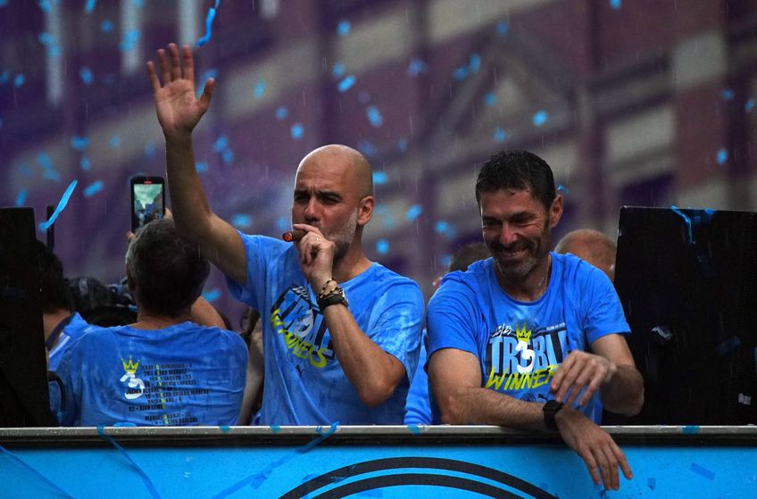 Manchester City sărbătorește în aceste momente triumful din Liga Campionilor. Elevii lui Guardiola defilează pe străzile din Manchester într-un autobuz descoperit.  / FOTO: Imago