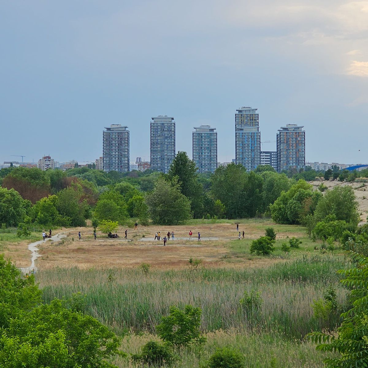 Cine sunt oamenii care practică un sport ce nu s-a văzut în România într-un loc care nu a existat până acum câțiva ani?