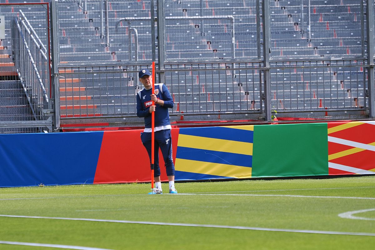 Edward Iordănescu la antrenamentul din 12 iunie al echipei naționale de la Würzburg