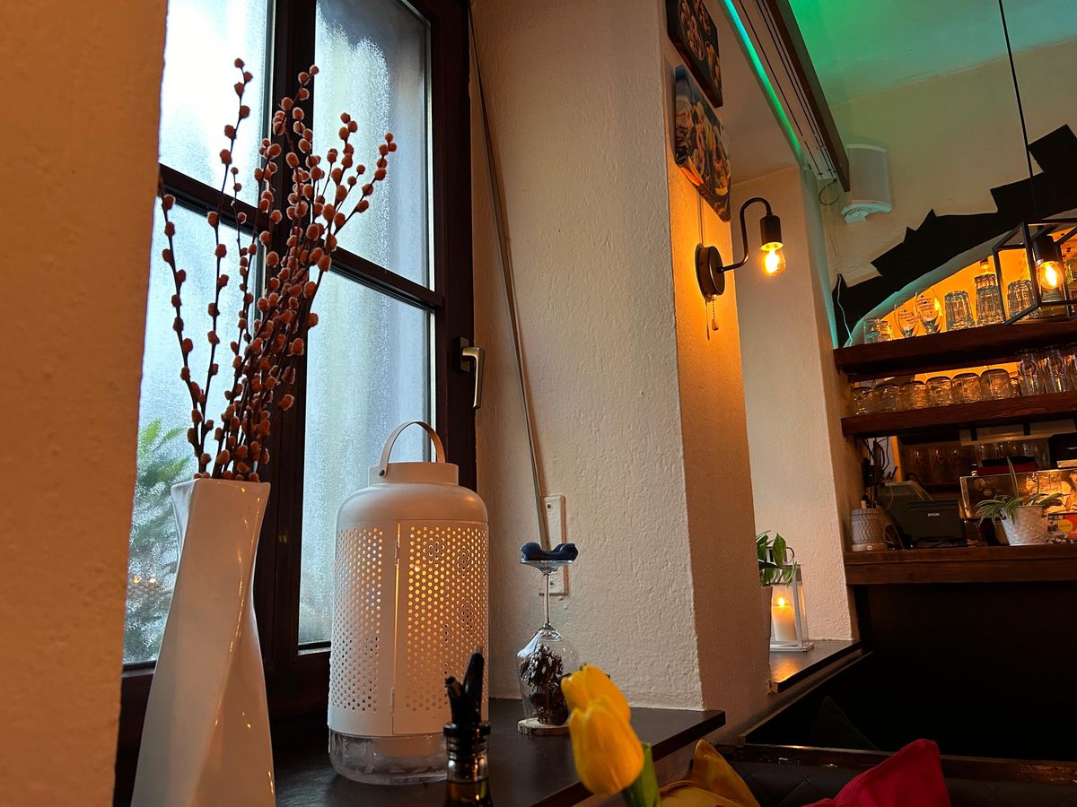 Am intrat în bucătăria PRIMEI pizzerii deschise în Germania, veche de 7 decenii » Pizza „Capri”, de la A la Z: imaginile spun totul