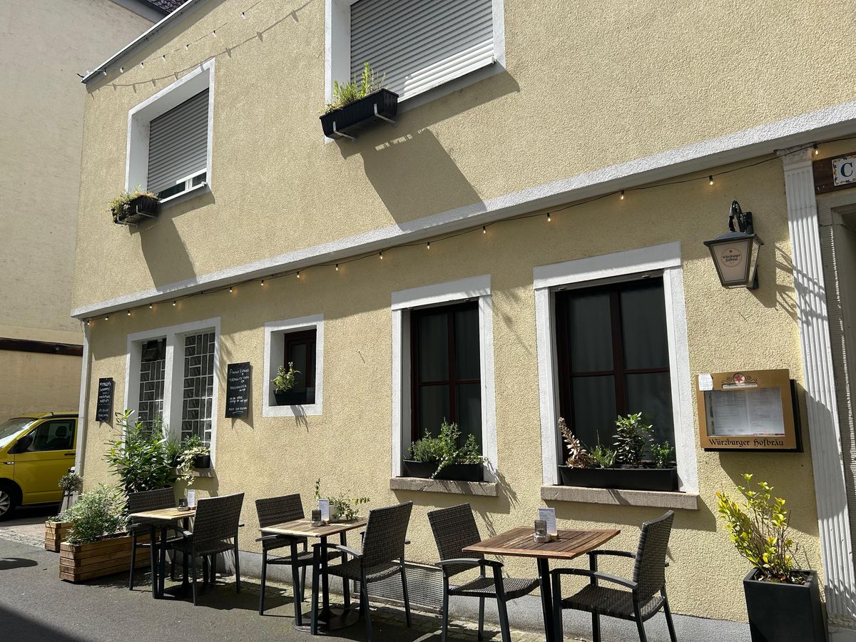 Am intrat în bucătăria PRIMEI pizzerii deschise în Germania, veche de 7 decenii » Pizza „Capri”, de la A la Z: imaginile spun totul