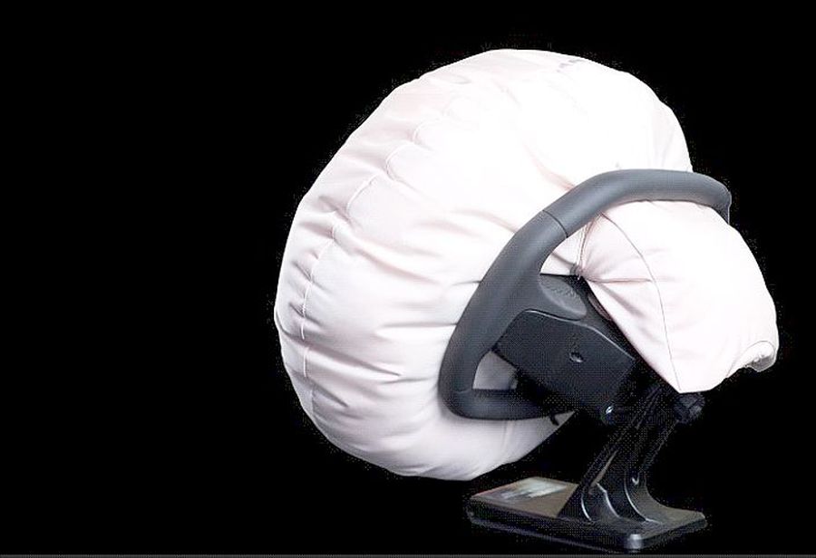 ZF LIFETEC aduce noutăţi în industria auto » A regândit poziționarea airbag-ului din volan
