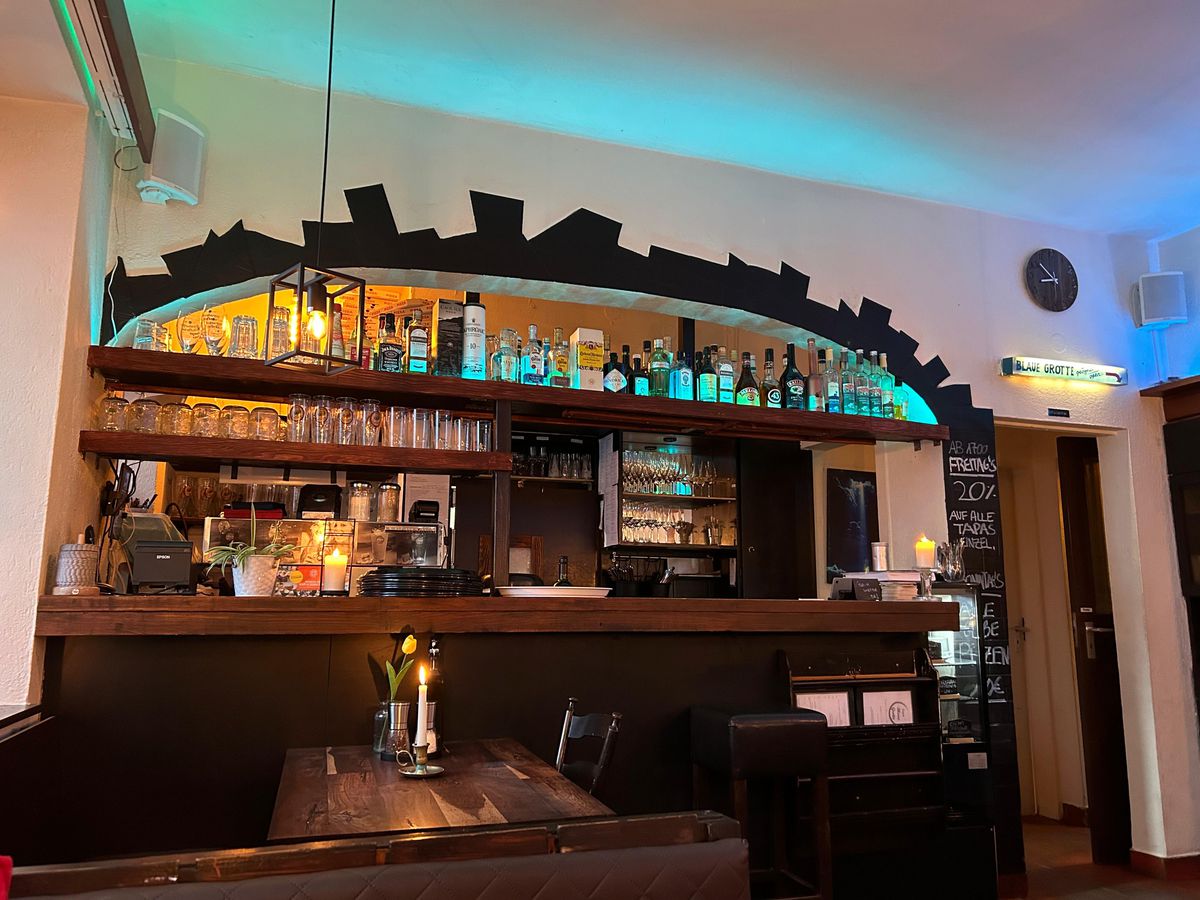 Am intrat în bucătăria PRIMEI pizzerii deschise în Germania, veche de 7 decenii » Pizza „Capri”, de la A la Z: imaginile spun totul