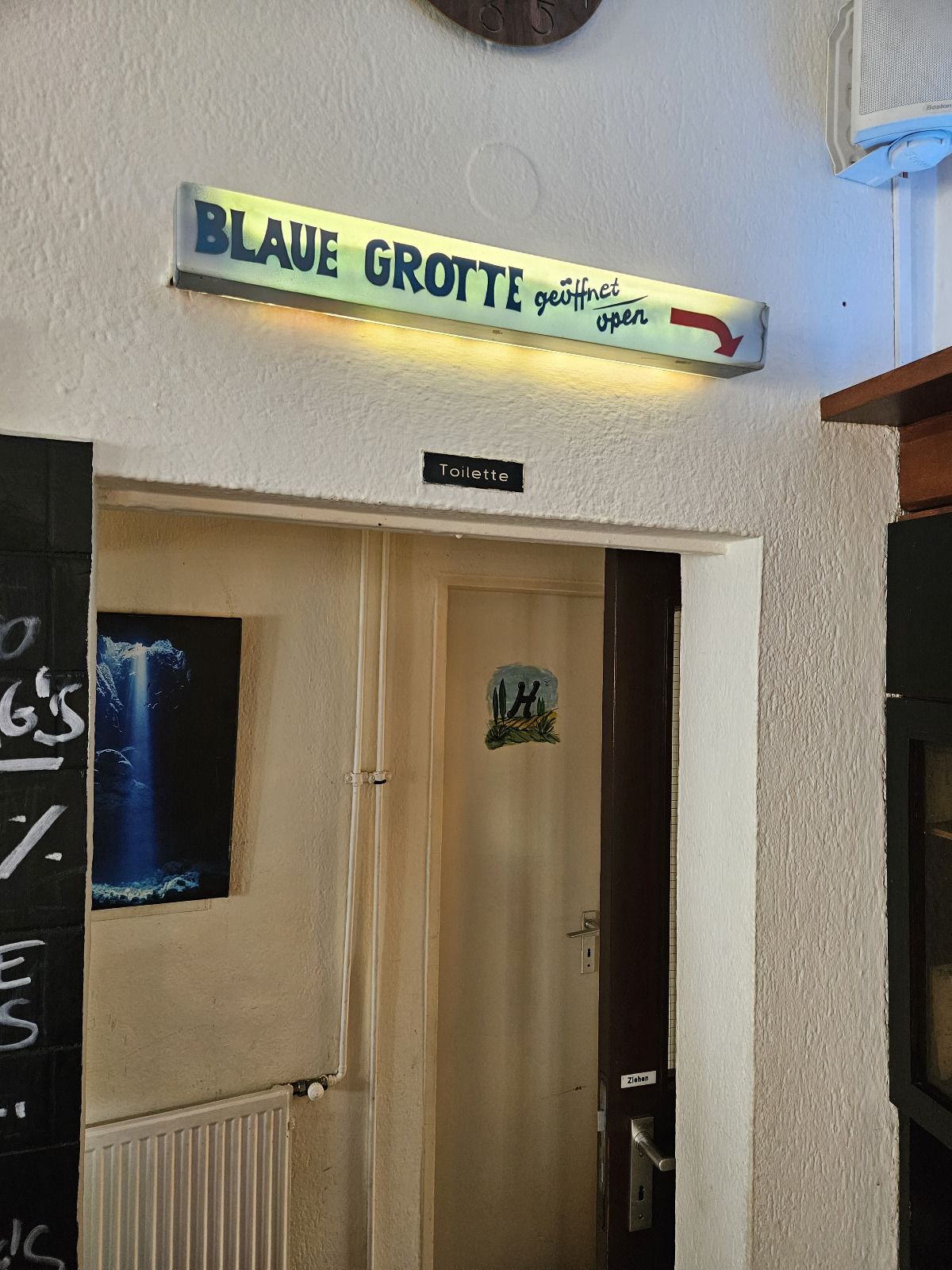 Am intrat în bucătăria PRIMEI pizzerii deschise în Germania, veche de 7 decenii » Pizza „Capri”, de la A la Z: imaginile spun totul