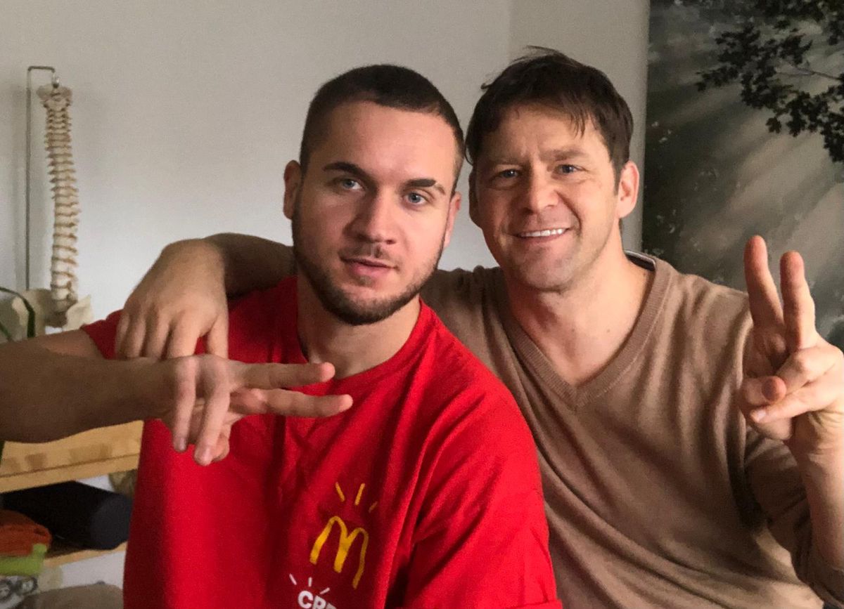 Timișoreanul care repară oameni! » L-am găsit în Nurnberg pe doctorul fugit din România care l-a vindecat și pe starul lui Arsenal: „Nu sunt Harap-Alb, dar pot să ajut”