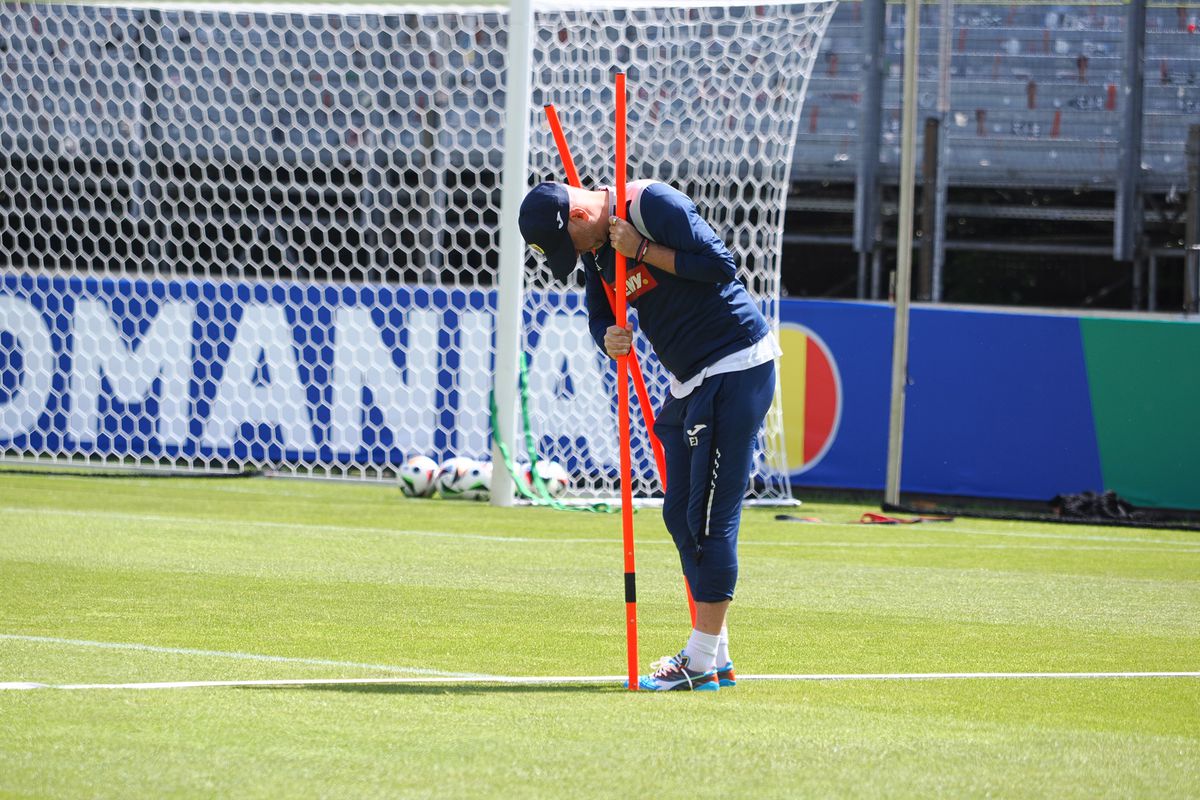 Edward Iordănescu e nemulțumit de starea terenului