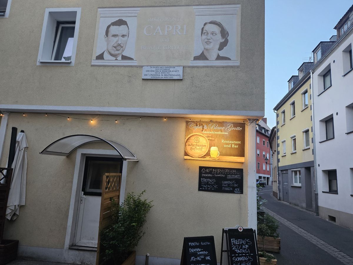 Am intrat în bucătăria PRIMEI pizzerii deschise în Germania, veche de 7 decenii » Pizza „Capri”, de la A la Z: imaginile spun totul