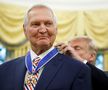 Jerry West în 2019, decorat de Donald Trump Foto: Imago