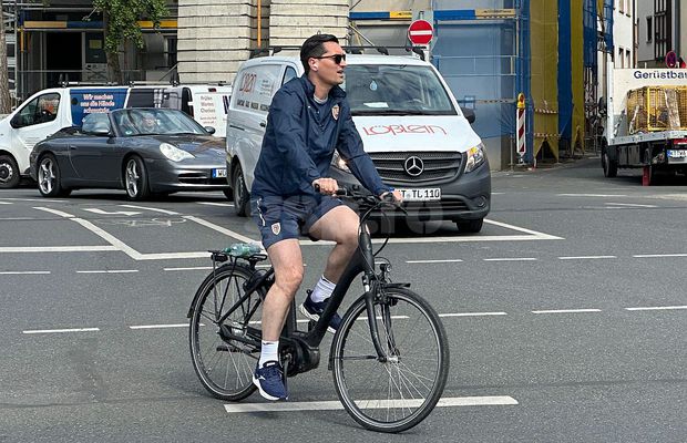 Bicicleanu » Răzvan Burleanu și capii FRF, „la pedale” prin Wurzburg. Imaginile surprinse de GSP