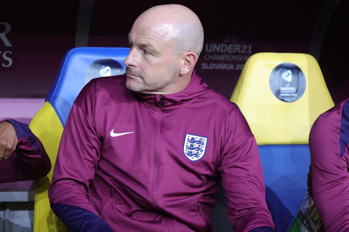 Marele Ashley Cole le-a vorbit reporterilor despre starul în ascensiune al Angliei: „Devine un jucător de top!”