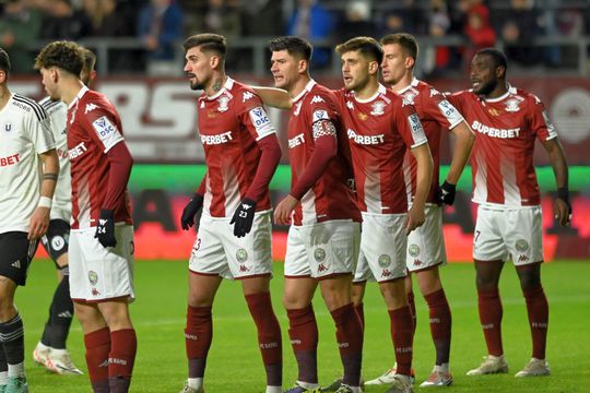 Transferul lui Paul Iacob (al treilea de la dreapta la stânga) de la Rapid la Katowice a picat. FOTO: Imago Images