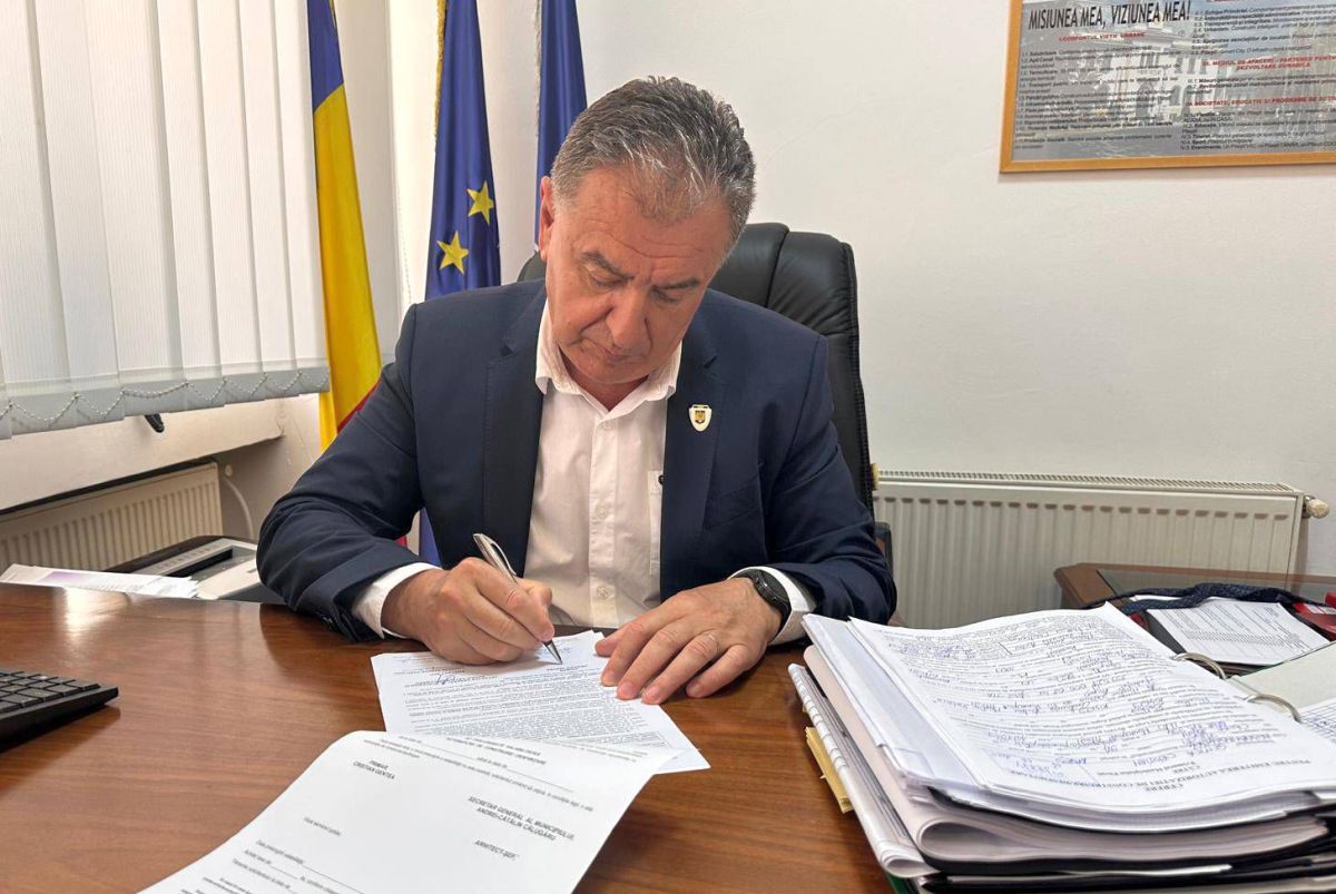 A semnat și a venit cu vestea uriașă pentru clubul din Superliga: „Cea mai mare investiție din ultimii 35 de ani!!”