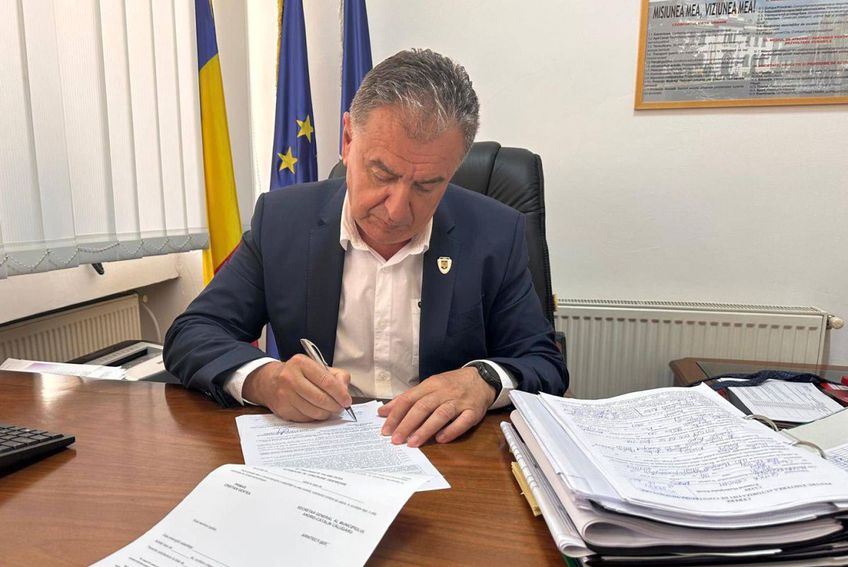 GALERIE FOTO A semnat și a făcut marele anunț pentru clubul din Superliga: „Cea mai mare investiție din ultimii 35 de ani!!”