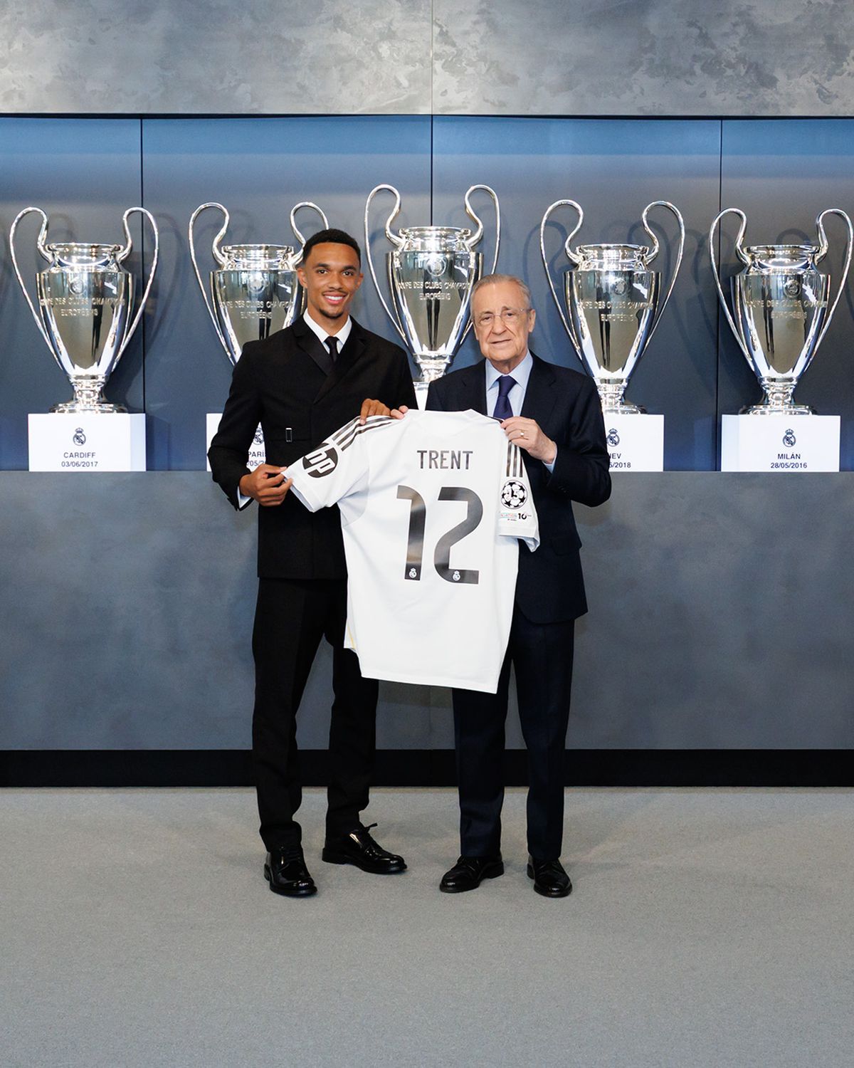 Trent Alexander-Arnold, prezentat oficial la Real Madrid » Internaționalul englez a fost însoțit de iubita sa superbă