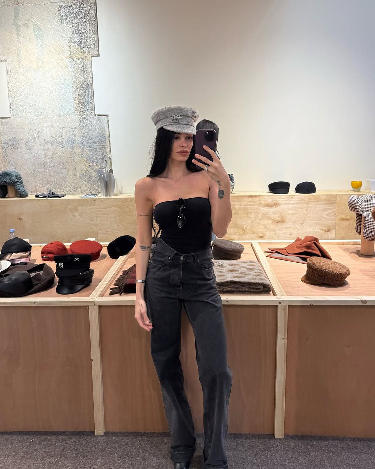 Soția fostului internațional face senzație în Serbia! De la reality-show-uri și condus agresiv, la poze nud: „Cum poți să arăți așa după 3 nașteri?!”