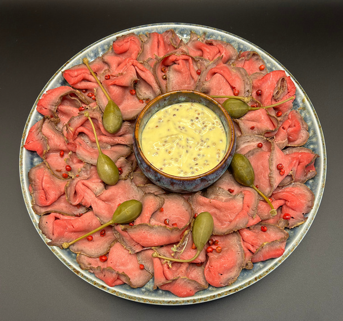 VIP la Euro U21 » Cum arată meniul Michelin de la meciuri: de la iepure cu dulceață de caise la șalău cu fenicul copt! Imaginile sunt savuroase