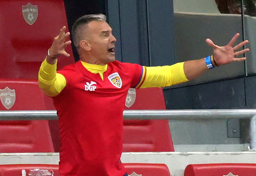 Daniel Pancu, nervos în timpul meciului cu Italia U21 / FOTO: Ionuț Iordache (GSP)