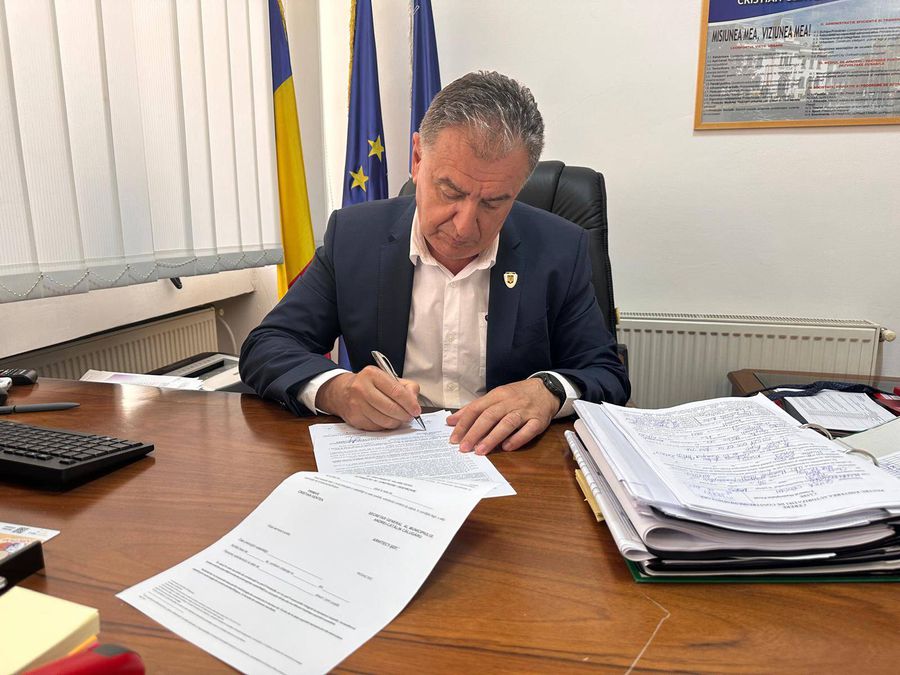 Undă verde pentru noul stadion din Pitești. FOTO: Facebook @Cristian Gentea A semnat și a venit cu vestea uriașă pentru clubul din Superliga: „Cea mai mare investiție din ultimii 35 de ani!!”