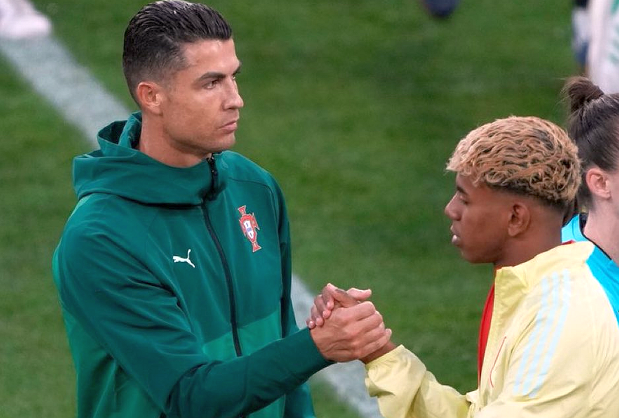 Cristiano Ronaldo și Lamine Yamal / Foto: X.com Derapaj suburban la adresa lui Lamine Yamal: „Are apucături de pușcăriaș. Așteaptă întâi să faci ceva, fiu de curvă!”