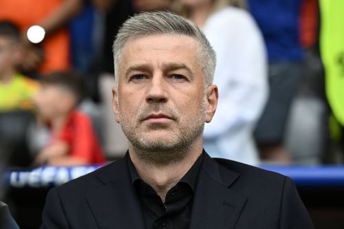 Îl „înțeapă” pe Edi Iordănescu pentru că a semnat cu Legia: „Nu e un club potrivit” + „Ar trebui să-i mulțumească lui Charalambous”