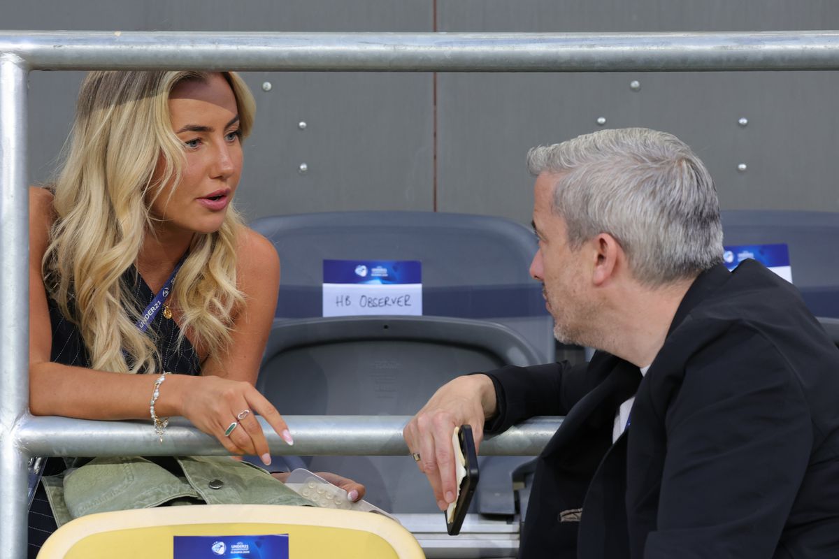 Ellie Collins - prezentă la Cehia - Anglia