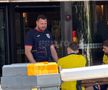 A doua zi după penalty-ul ratat cu Italia, Louis Munteanu a fost băgat „în ședință” de oficialii FRF, chiar în fața hotelului