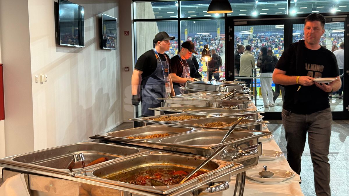 VIP la Euro U21 » Cum arată meniul Michelin de la meciuri: de la iepure cu dulceață de caise la șalău cu fenicul copt! Imaginile sunt savuroase