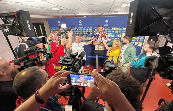 Două lumi separate de un panou » Ce m-a surprins în culise, după România U21 - Italia