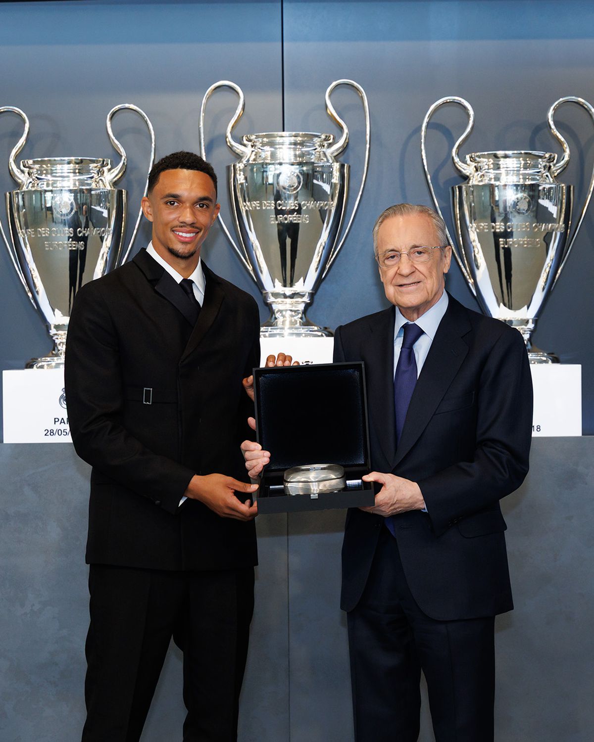 Trent Alexander-Arnold, prezentat oficial la Real Madrid » Internaționalul englez a fost însoțit de iubita sa superbă