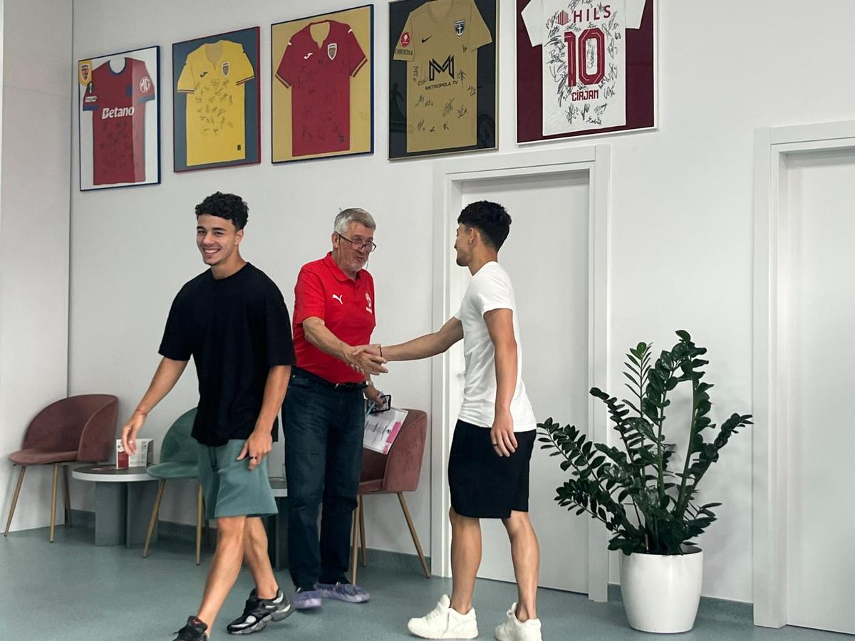 Tinerii lui Dinamo la vizita medicală