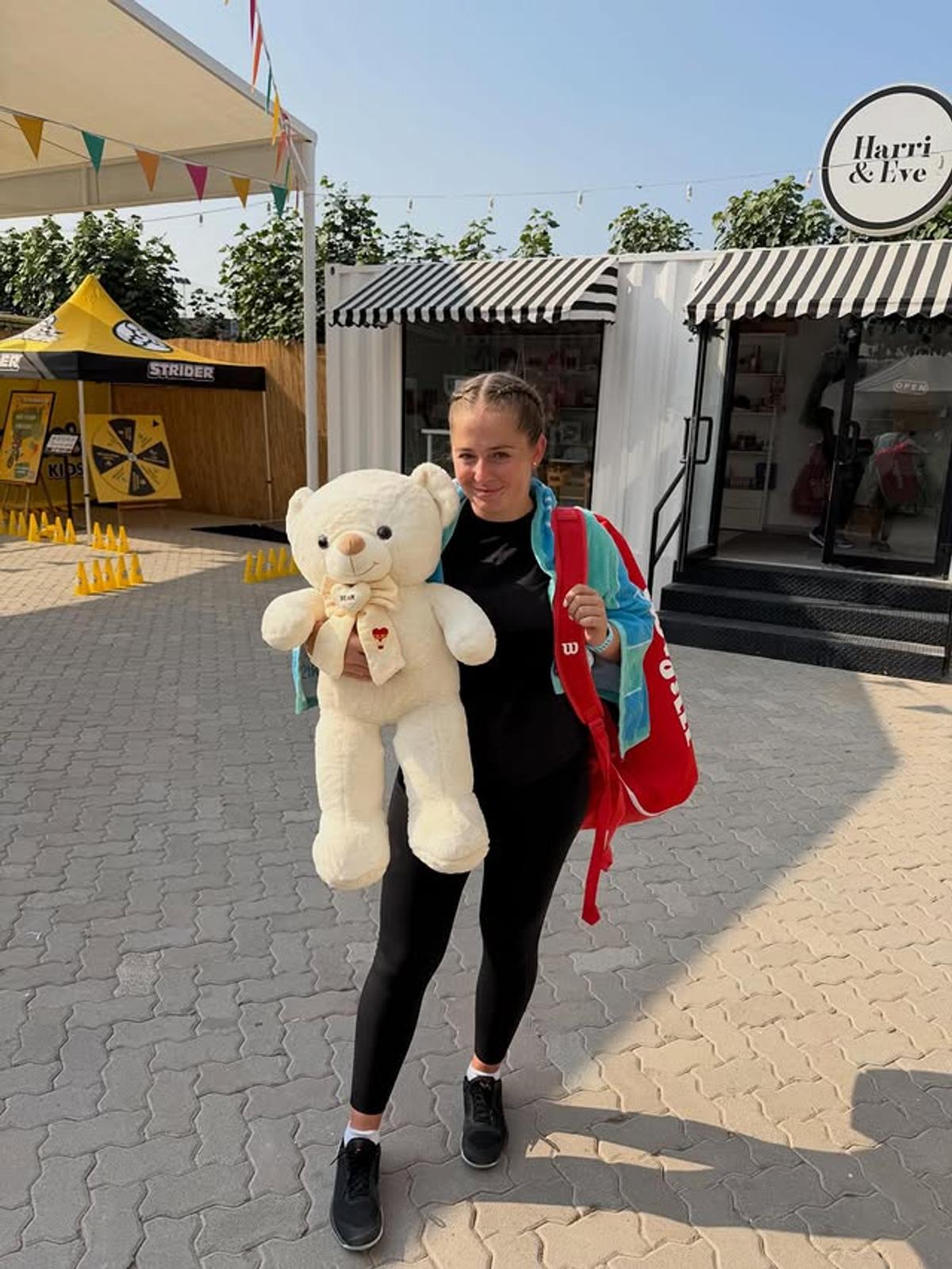 „Alona”, rivala care i-a făcut coșmaruri Simonei Halep, îndrăzneață în Grecia: „Pe curând, Mykonos”