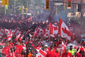Canadienii si bosniacii au luat cu asalt străzile din Toronto: ce s-a întâmplat când grupurile de suporteri s-au întâlnit