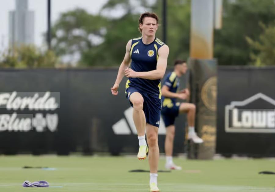 Scott McTominay a lipsit la antrenamentul de ieri al naționalei Scoției la Boston / Foto: GettyImages Emoții mari cu Scott McTominay: incert pentru debutul cu Japonia » Starul scoțian a fost dat jos din autocar!