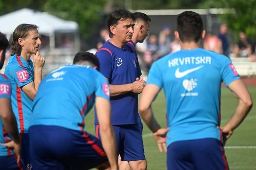 Vremea poate bloca antrenamentele Croației // Sursă foto: Instagram @hns_cff
