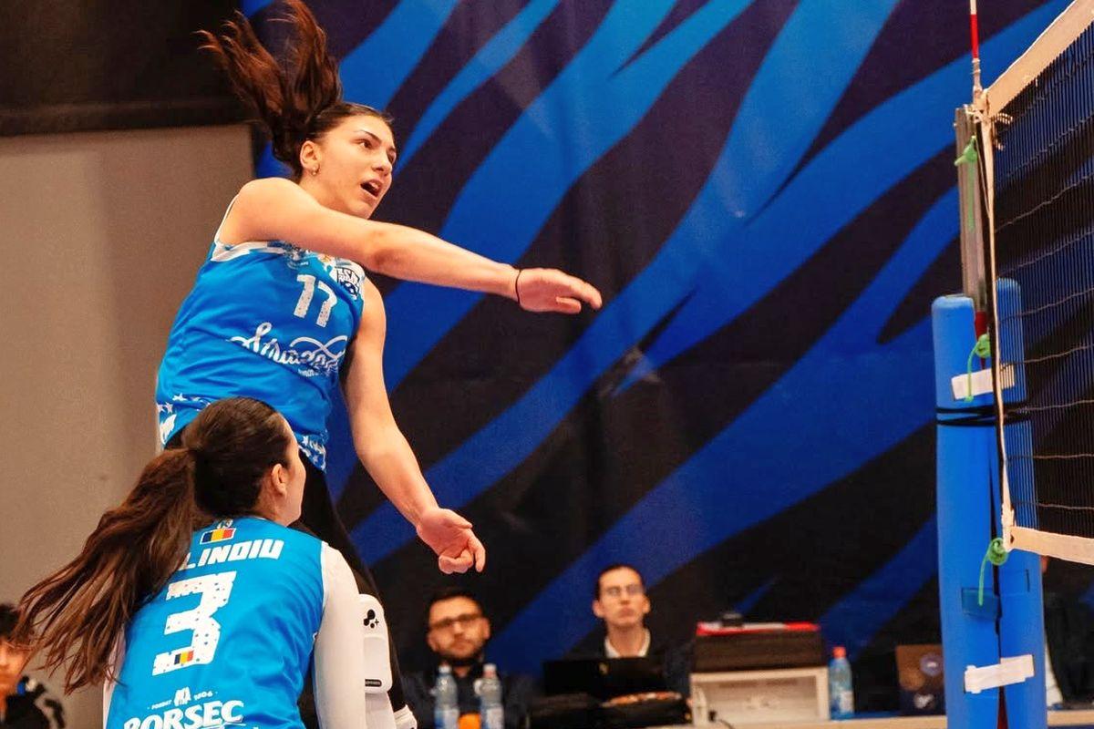 Transfer de răsunet pentru fenomenul din voleiul românesc » La 15 ani, sportiva care poartă 46 la picior a semnat într-un campionat de top al lumii: „Vreau să trec la un nivel superior”