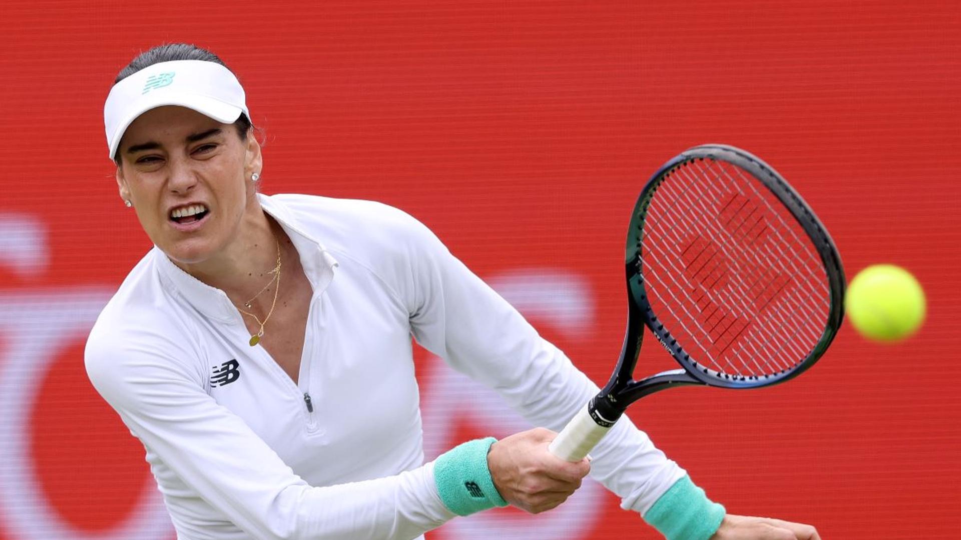 Sorana Cîrstea și Jaqueline Cristian pe teren de tenis, evidențiind accidentări jucătoare în Top 100 WTA și clasament tenis feminin actualizat. | sursa foto: Gazeta Sporturilor
